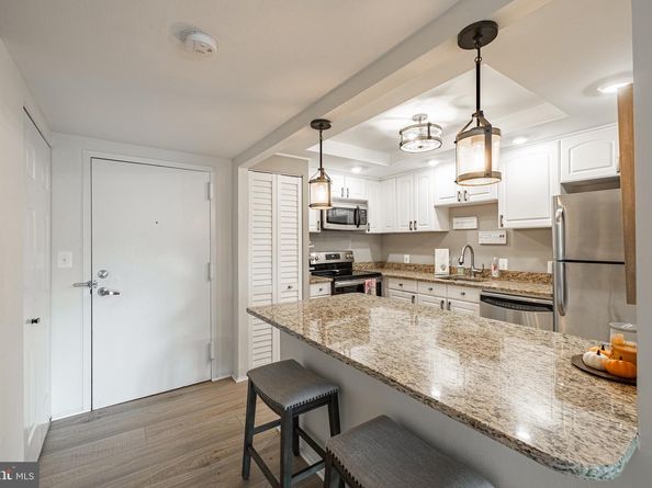 7621 Provincial Drive 304, Mclean VA 22102
