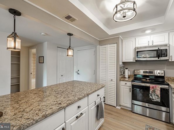 7621 Provincial Drive 304, Mclean VA 22102