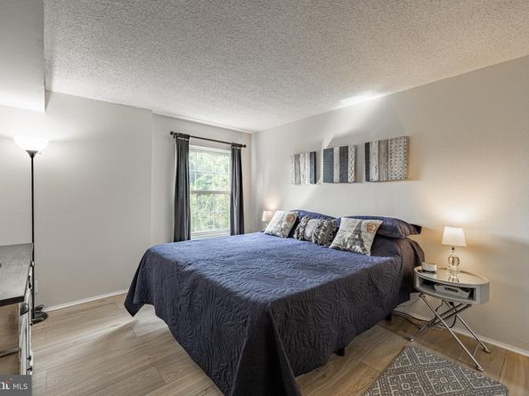 7621 Provincial Drive 304, Mclean VA 22102