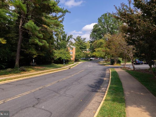 7621 Provincial Drive 304, Mclean VA 22102
