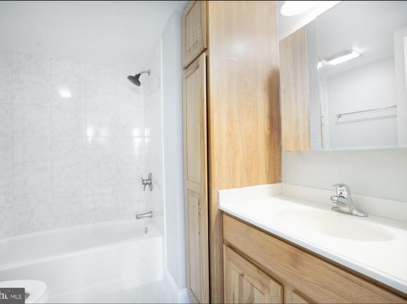 5505 Seminary Road 905N, Falls Church VA 22041