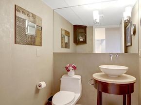 1276 N Wayne Street 628, Arlington VA 22201