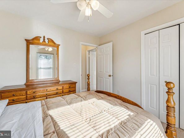 1551 Brownsville Drive, Herndon VA 20170