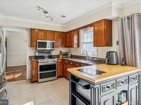 1551 Brownsville Drive, Herndon VA 20170