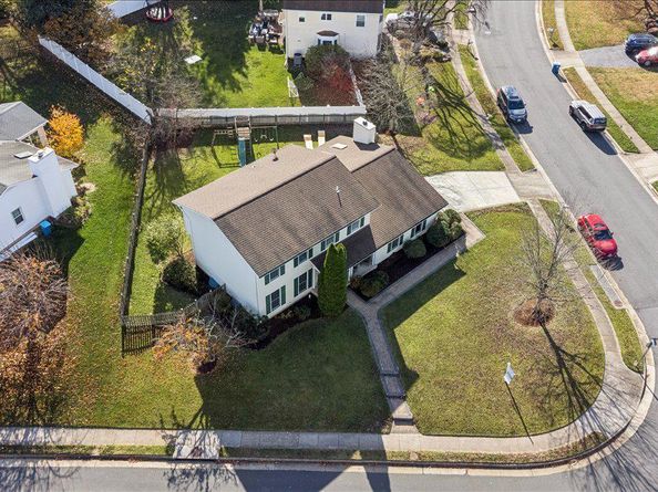 1551 Brownsville Drive, Herndon VA 20170