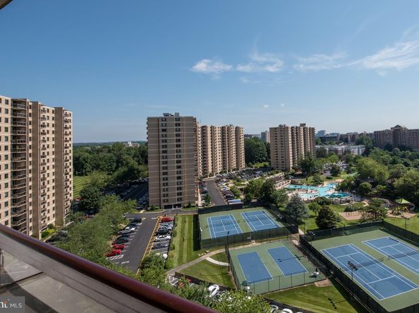 307 Yoakum Parkway 1808, Alexandria VA 22304