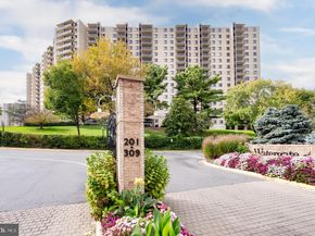307 Yoakum Parkway 1808, Alexandria VA 22304
