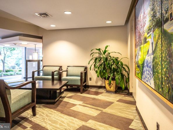 307 Yoakum Parkway 1808, Alexandria VA 22304