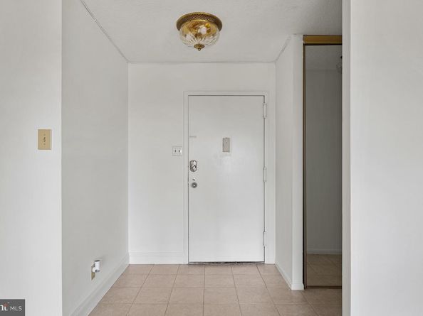 307 Yoakum Parkway 1808, Alexandria VA 22304
