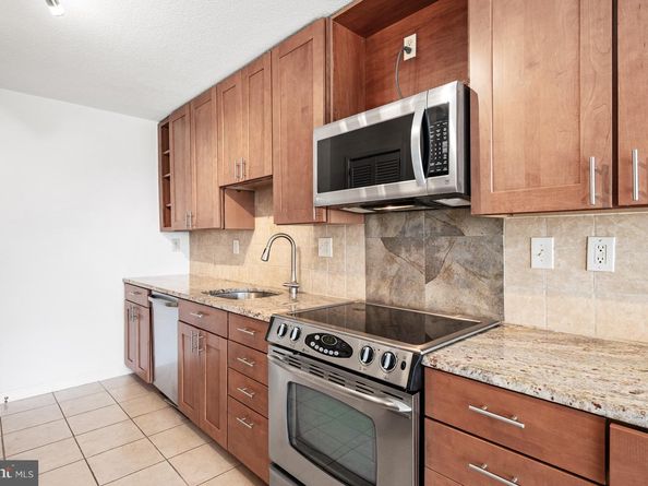 307 Yoakum Parkway 1808, Alexandria VA 22304
