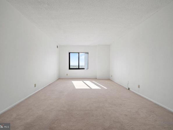307 Yoakum Parkway 1808, Alexandria VA 22304
