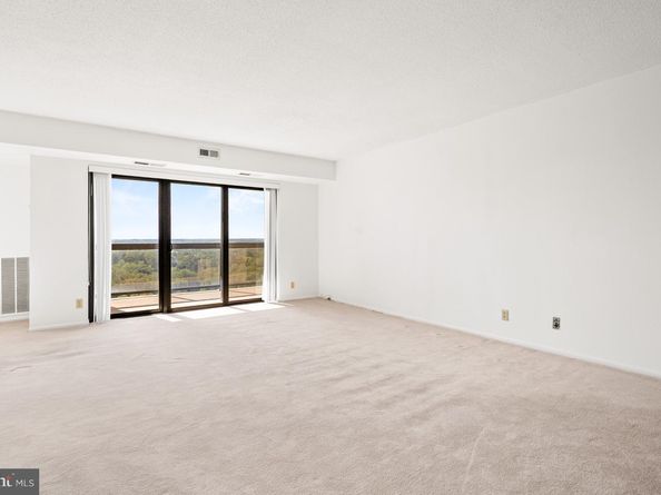 307 Yoakum Parkway 1808, Alexandria VA 22304
