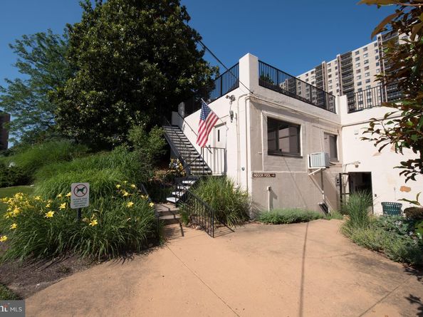 307 Yoakum Parkway 1808, Alexandria VA 22304
