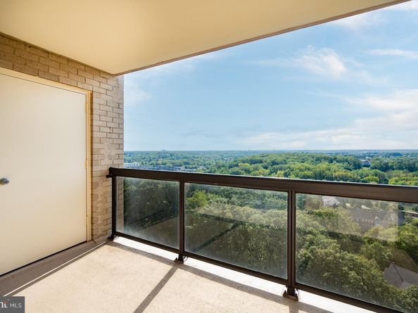 307 Yoakum Parkway 1808, Alexandria VA 22304