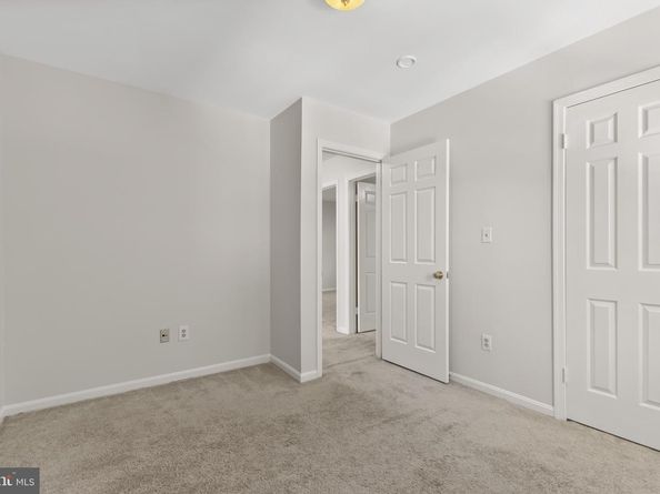 11 Butternut Way, Sterling VA 20164