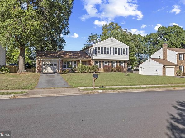 11 Butternut Way, Sterling VA 20164