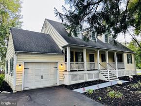 212 Apple Street, Levittown PA 19057