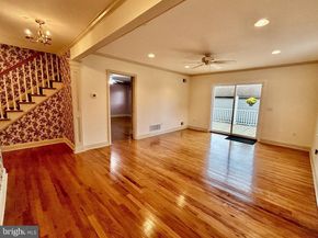 212 Apple Street, Levittown PA 19057