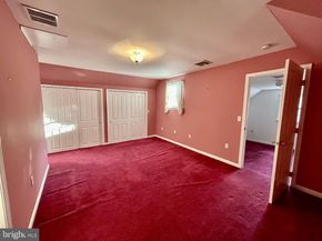 212 Apple Street, Levittown PA 19057