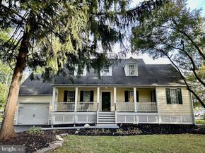 212 Apple Street, Levittown PA 19057
