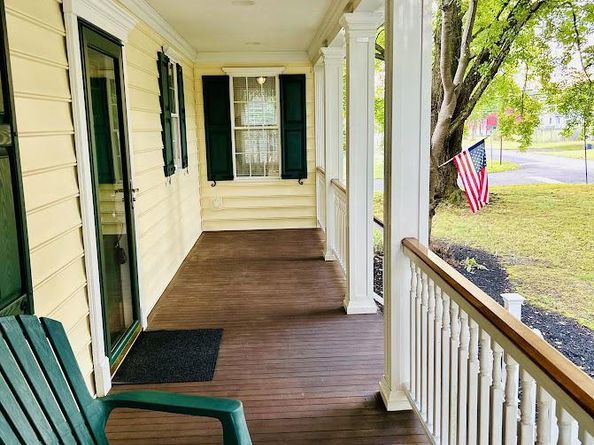212 Apple Street, Levittown PA 19057