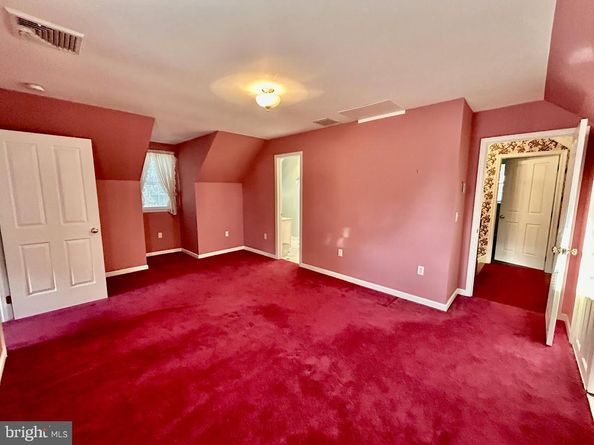 212 Apple Street, Levittown PA 19057