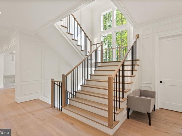 1104 Sharon Court, Mclean VA 22101