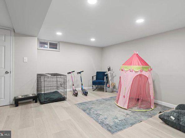 207 N Bishop Avenue, Clifton Heights PA 19018