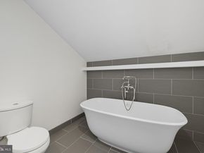 901 D Street NE 207, Washington DC 20002