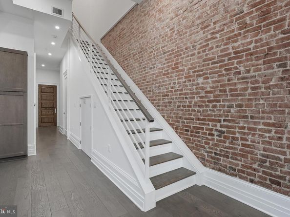901 D Street NE 207, Washington DC 20002