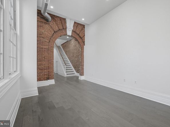 901 D Street NE 207, Washington DC 20002