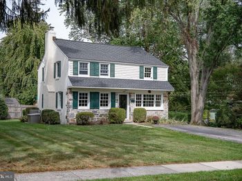 1120 Maplecrest Circle