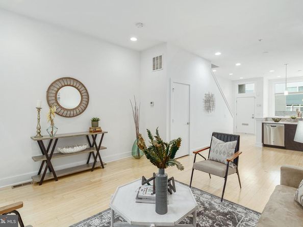 1135 N Hope Street 18, Philadelphia PA 19123