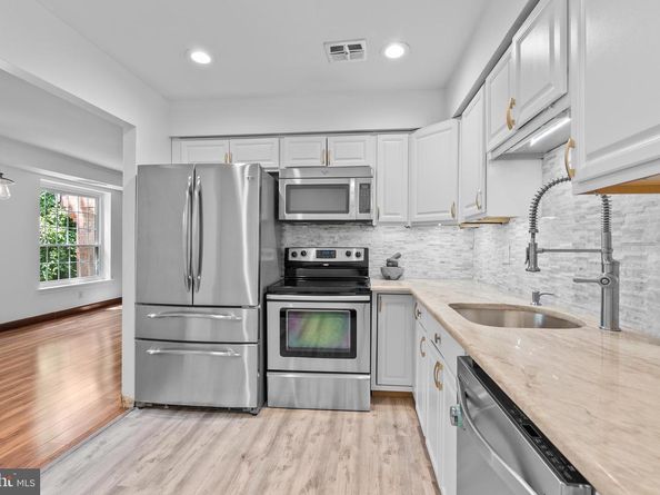 4000 Gypsy Lane 719, Philadelphia PA 19129