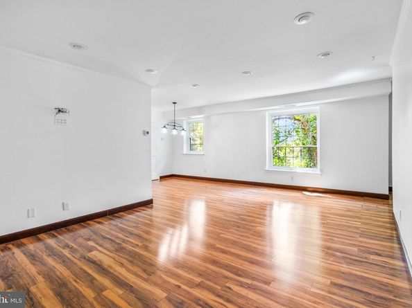 4000 Gypsy Lane 719, Philadelphia PA 19129