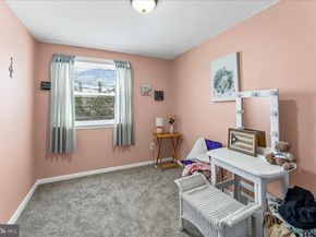 516 Edgewood Avenue, Folsom PA 19033