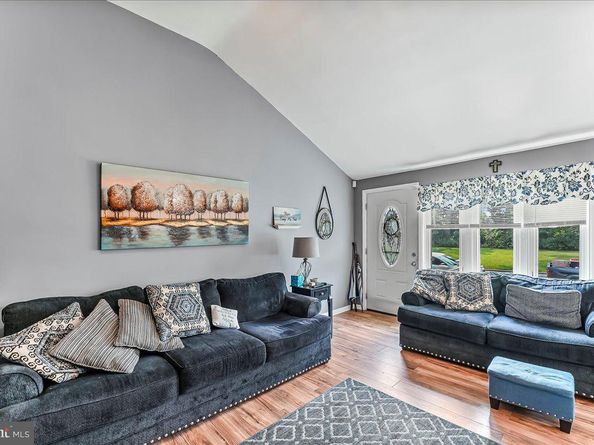 516 Edgewood Avenue, Folsom PA 19033