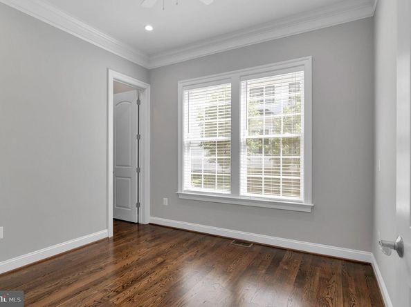 1800 Gilson Street, Falls Church VA 22043