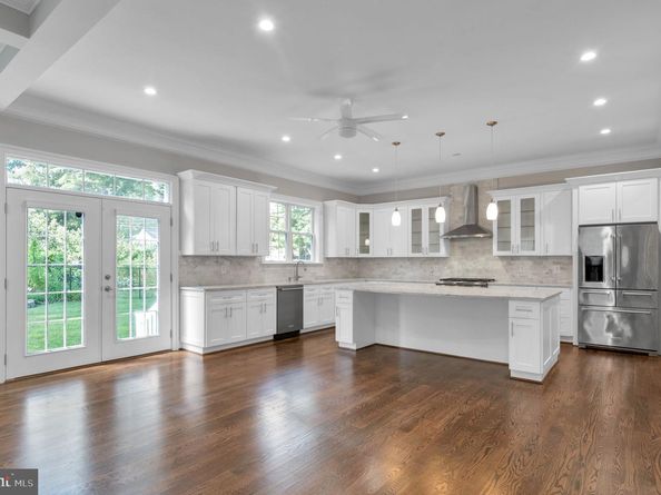 1800 Gilson Street, Falls Church VA 22043