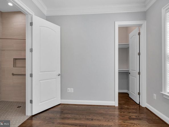 1800 Gilson Street, Falls Church VA 22043