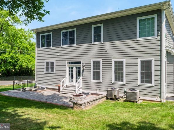 1800 Gilson Street, Falls Church VA 22043