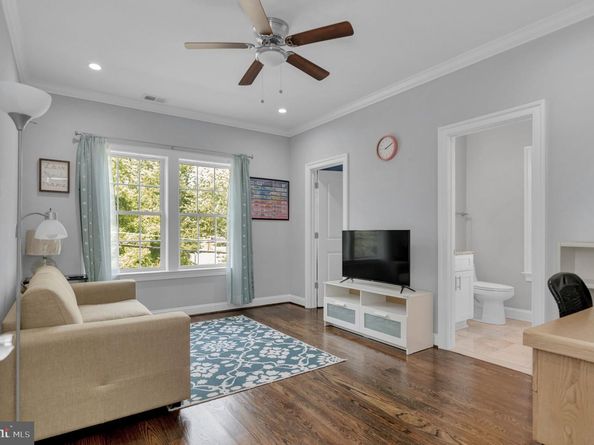 1800 Gilson Street, Falls Church VA 22043
