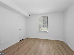 11600 Stoneview Square 60/2B, Reston VA 20191