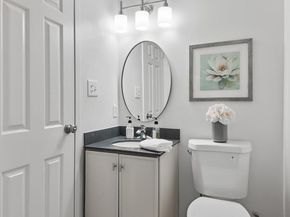 11600 Stoneview Square 60/2B, Reston VA 20191