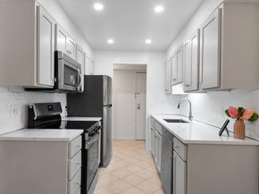 11600 Stoneview Square 60/2B, Reston VA 20191