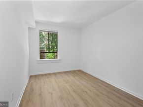 11600 Stoneview Square 60/2B, Reston VA 20191