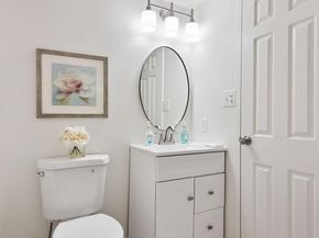 11600 Stoneview Square 60/2B, Reston VA 20191