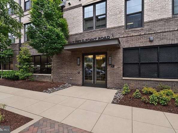 2319 Field Point Road 102, Herndon VA 20171