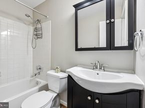 8561 Dellway Lane, Vienna VA 22180