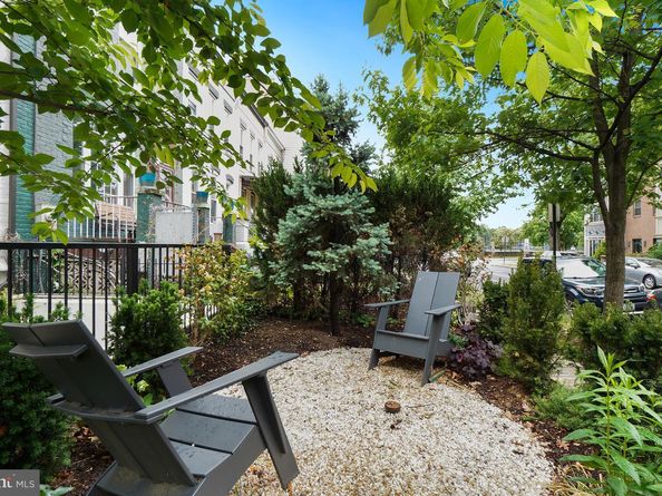 270 15TH Street SE 202, Washington DC 20003